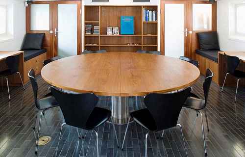 Круглый стол для совещаний SALISBURY
