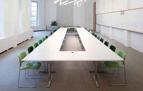 Белый стол для конференц-зала ALPHA